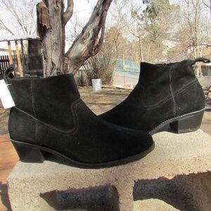 Vera Black Suede Water Resistant Ankle Boots from the brand Vionic